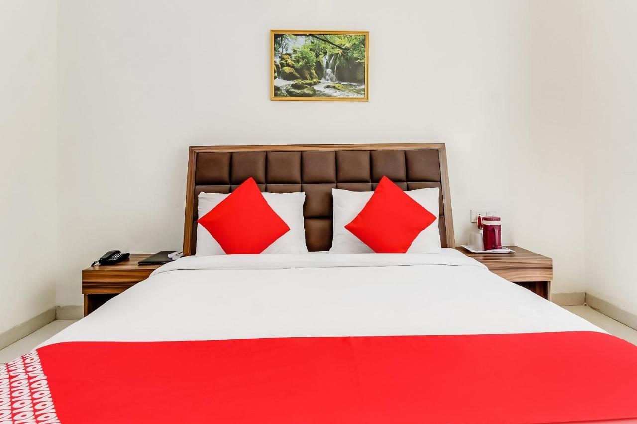 Oyo 10213 Hotel Panache Mathura Luaran gambar