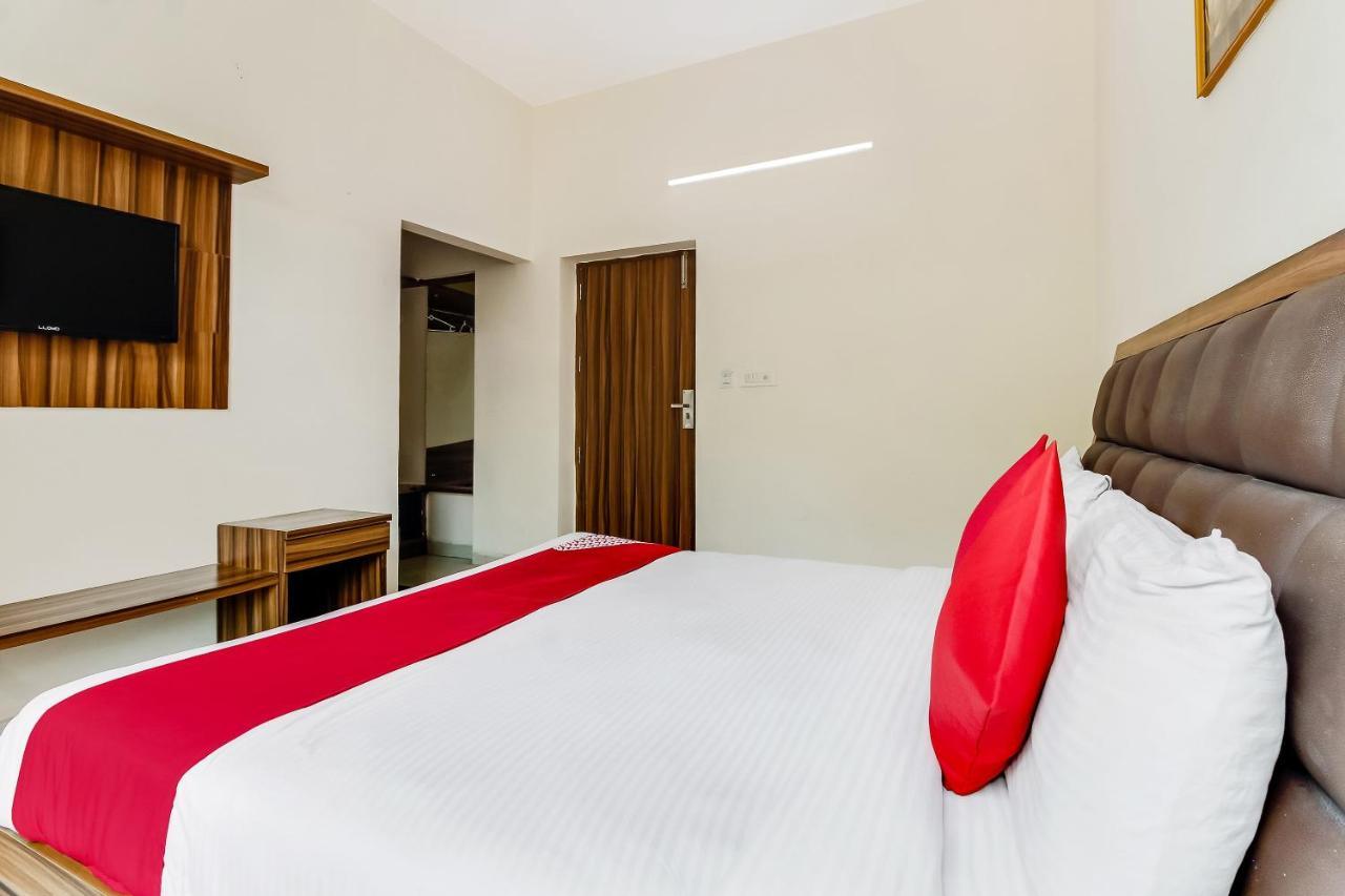 Oyo 10213 Hotel Panache Mathura Luaran gambar