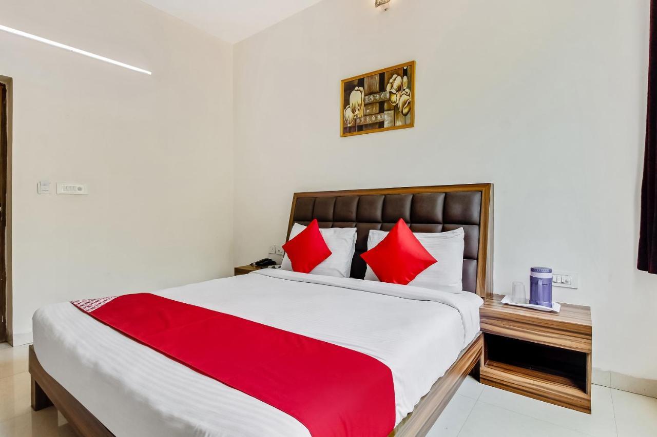Oyo 10213 Hotel Panache Mathura Luaran gambar