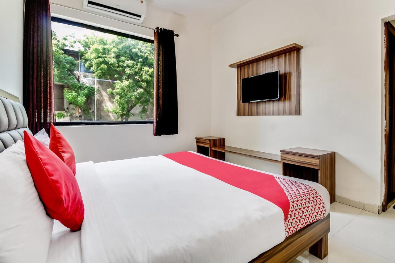 Oyo 10213 Hotel Panache Mathura Luaran gambar