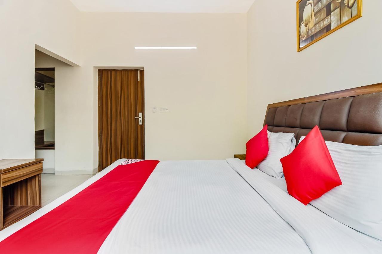 Oyo 10213 Hotel Panache Mathura Luaran gambar