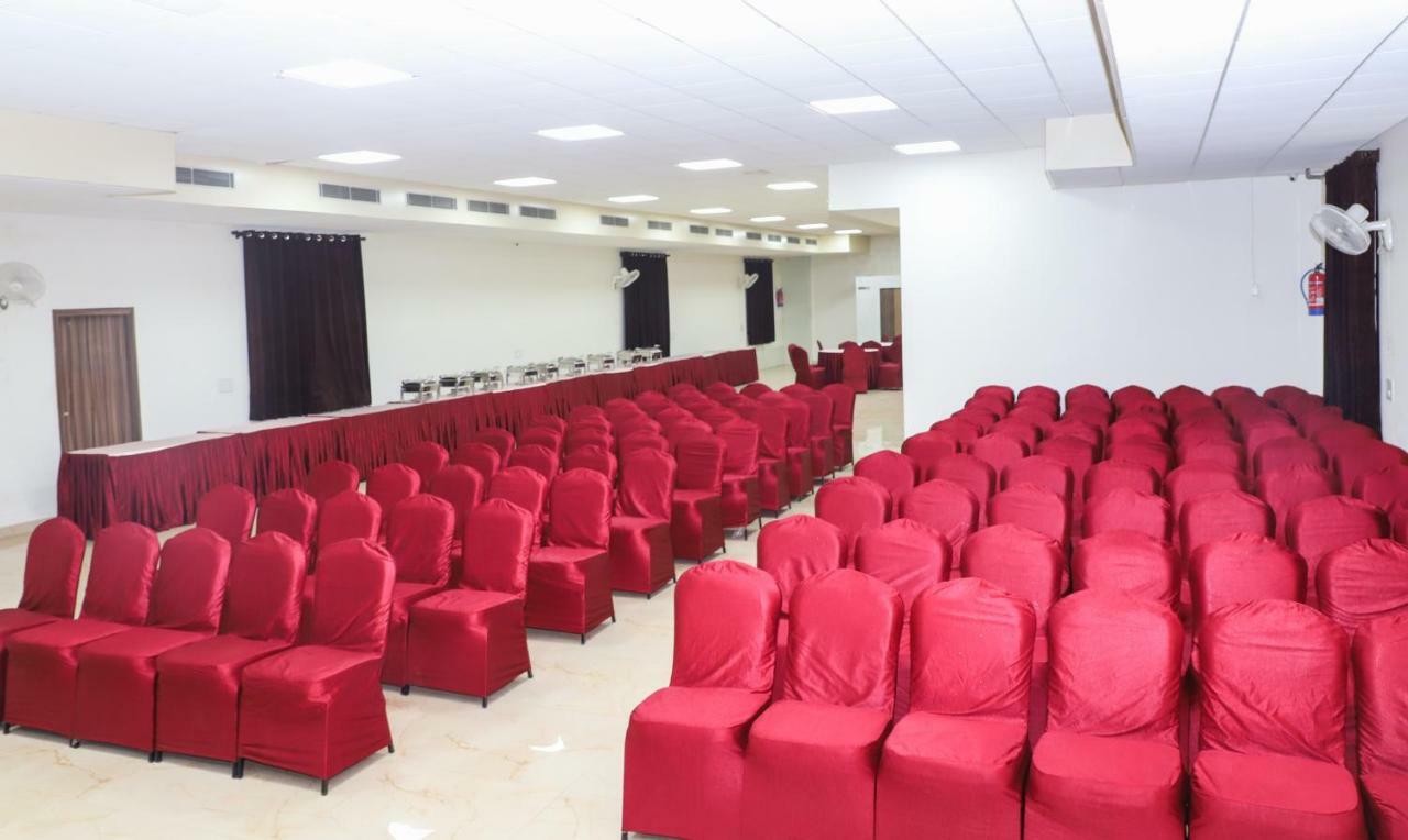 Oyo 10213 Hotel Panache Mathura Luaran gambar