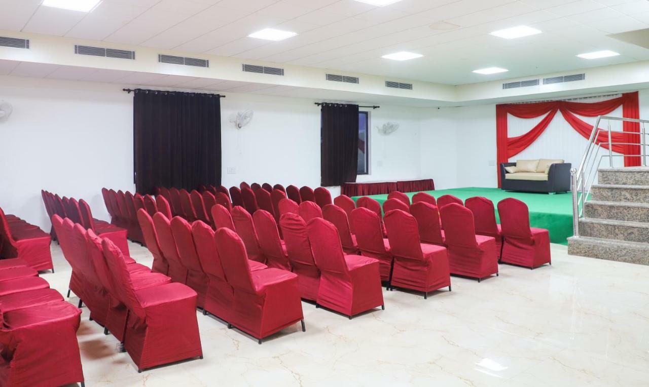 Oyo 10213 Hotel Panache Mathura Luaran gambar