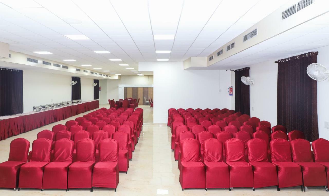 Oyo 10213 Hotel Panache Mathura Luaran gambar