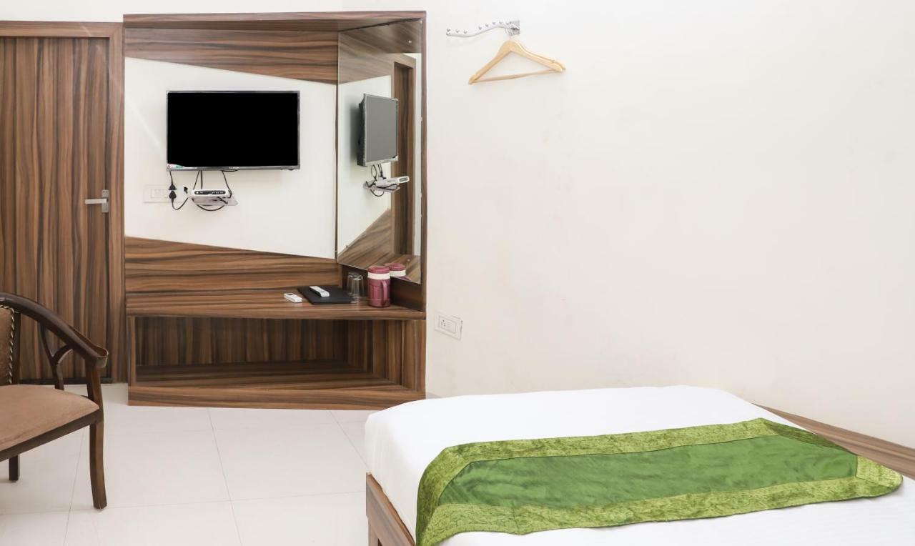 Oyo 10213 Hotel Panache Mathura Luaran gambar