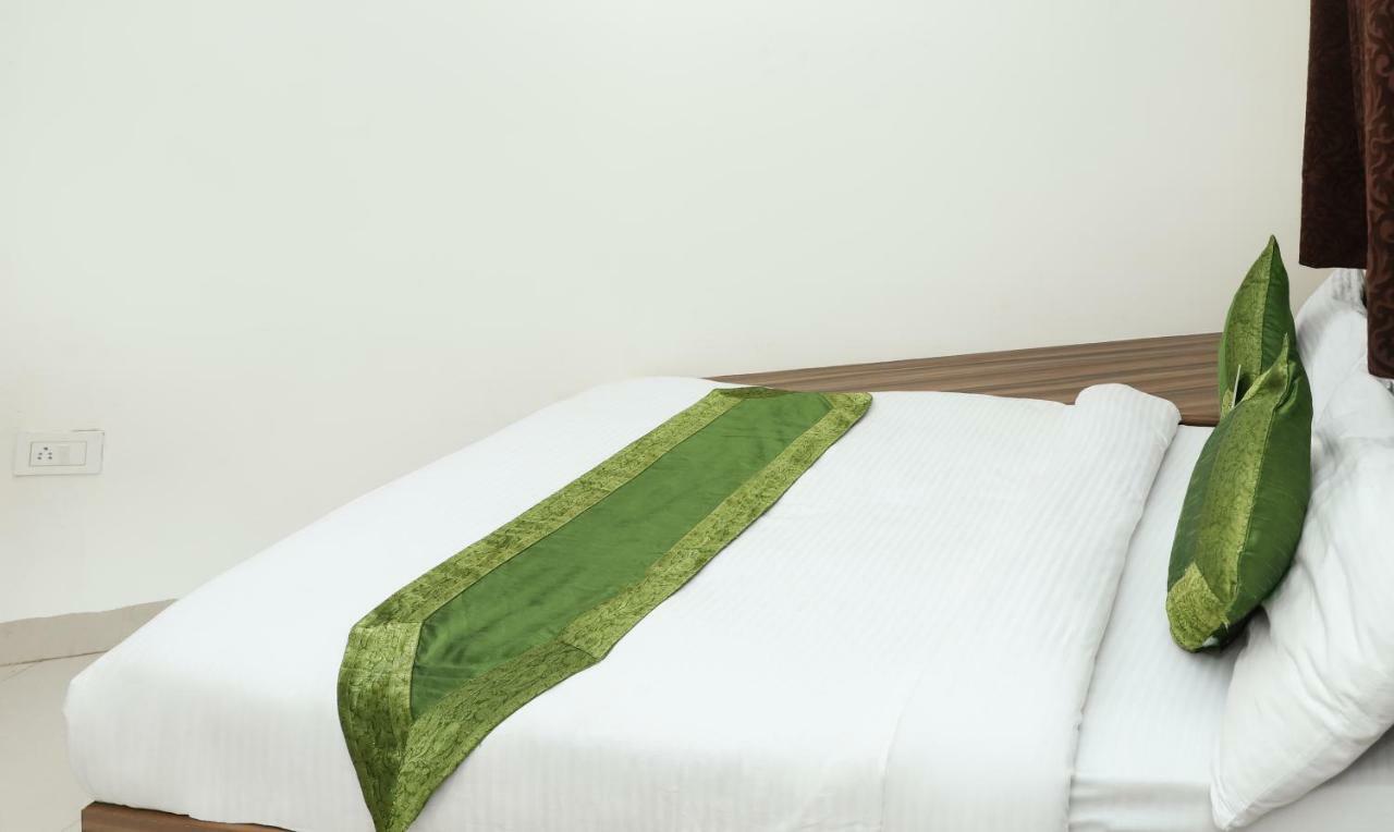 Oyo 10213 Hotel Panache Mathura Luaran gambar